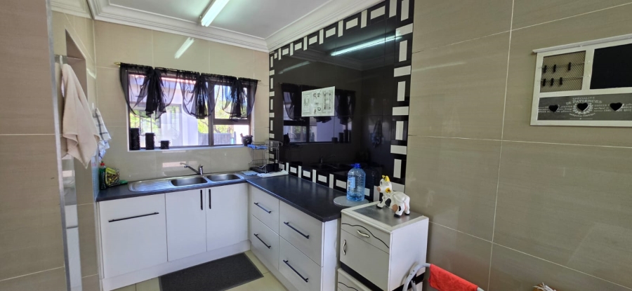 4 Bedroom Property for Sale in Buffelspoort Eco Estate North West